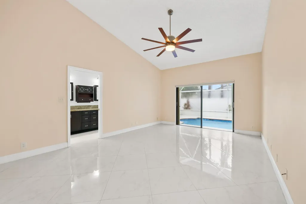 281 N Country Club Boulevard Boca Raton FL 33487