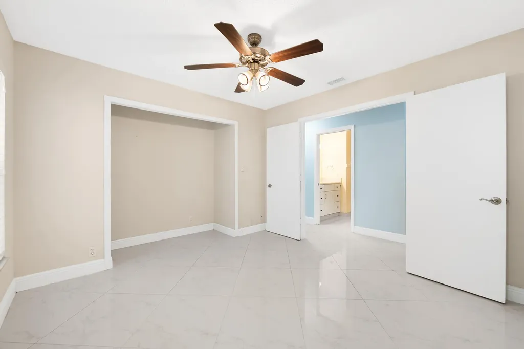 281 N Country Club Boulevard Boca Raton FL 33487