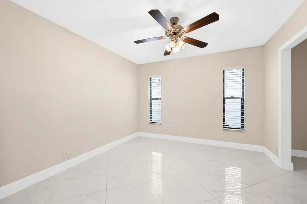 281 N Country Club Boulevard Boca Raton FL 33487