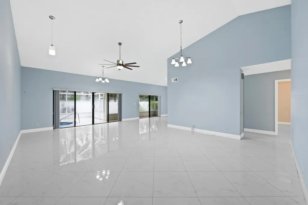 281 N Country Club Boulevard Boca Raton FL 33487