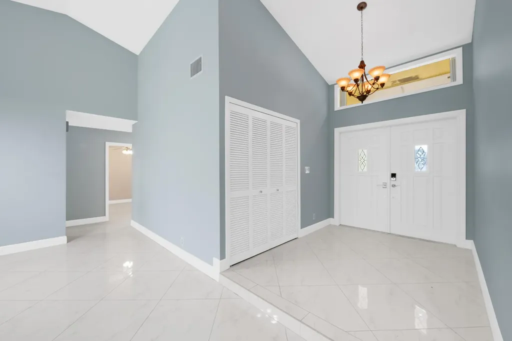 281 N Country Club Boulevard Boca Raton FL 33487