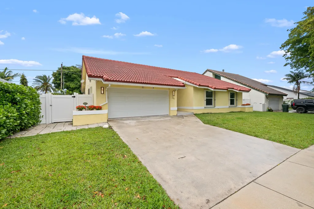 281 N Country Club Boulevard Boca Raton FL 33487