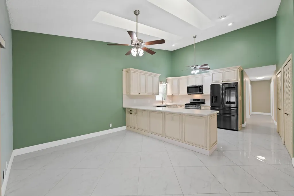 281 N Country Club Boulevard Boca Raton FL 33487