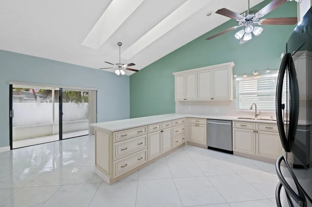 281 N Country Club Boulevard Boca Raton FL 33487