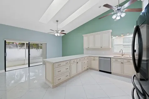 281 N Country Club Boulevard Boca Raton FL 33487