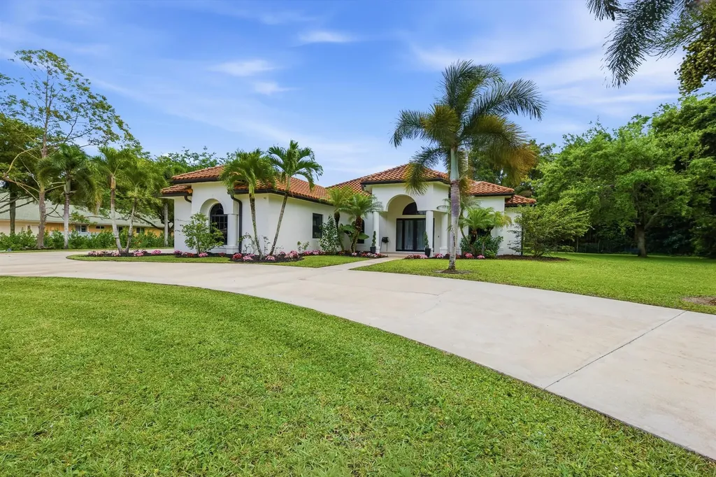8717 Estate Drive West Palm Beach FL 33411
