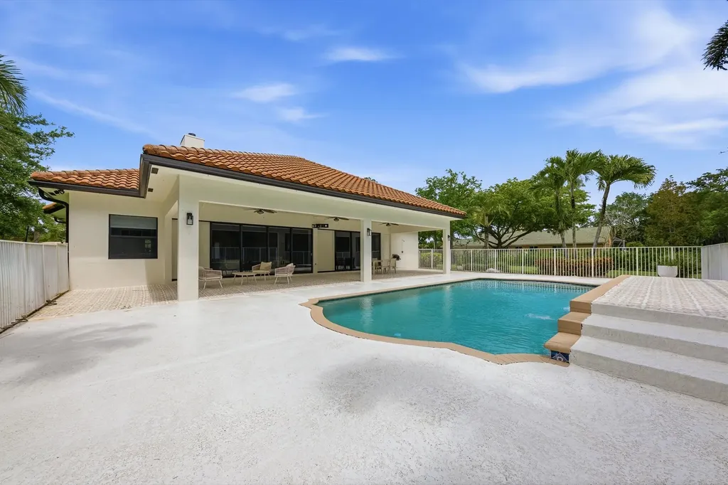 8717 Estate Drive West Palm Beach FL 33411