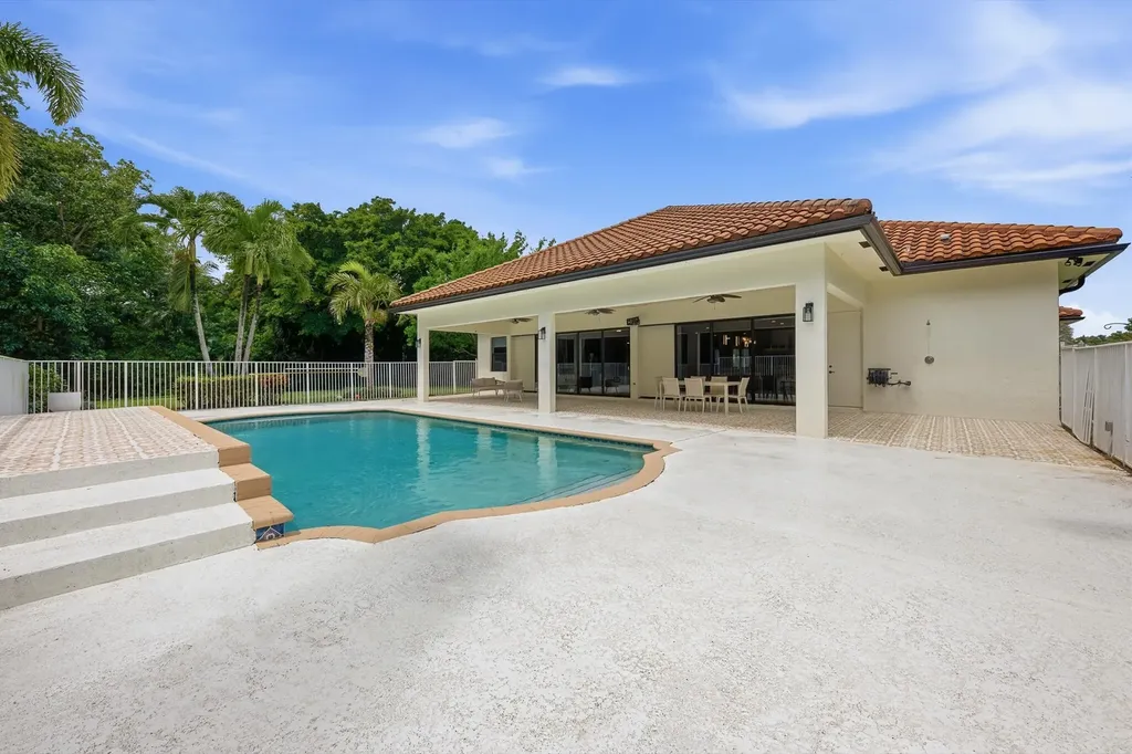 8717 Estate Drive West Palm Beach FL 33411