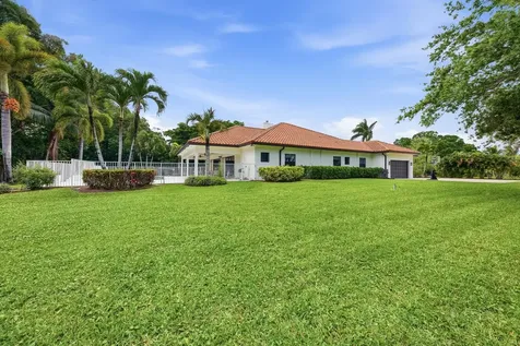 8717 Estate Drive West Palm Beach FL 33411