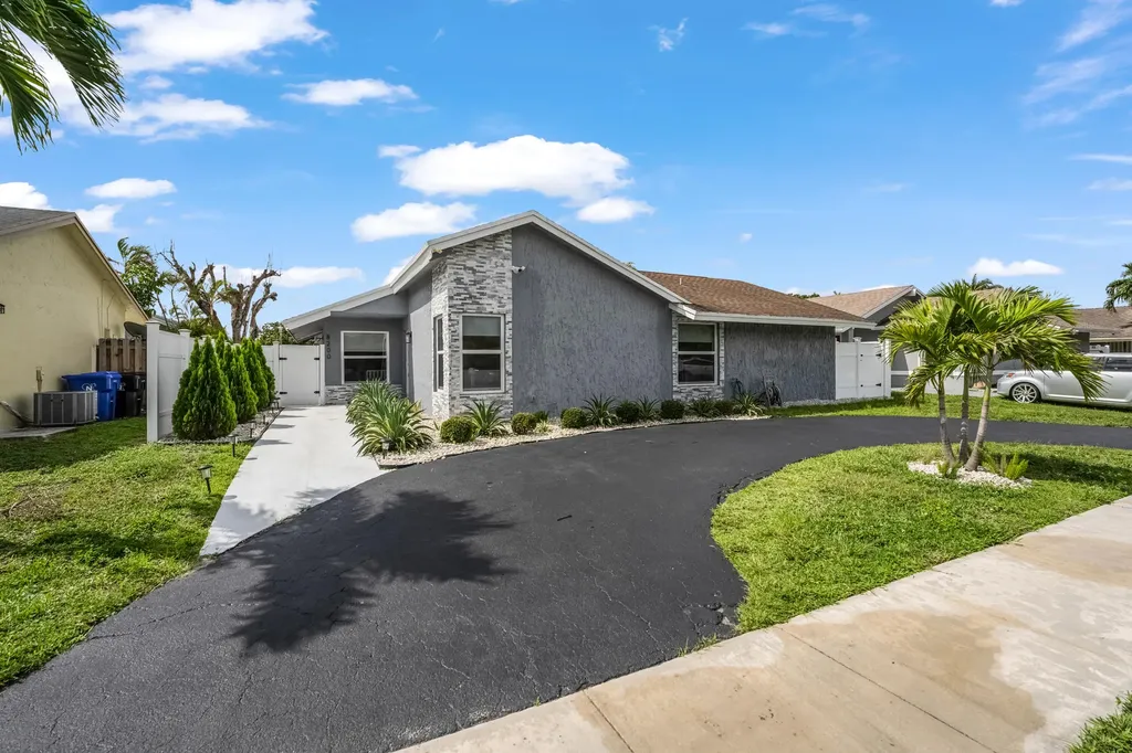 8200 SW 3rd Court North Lauderdale FL 33068