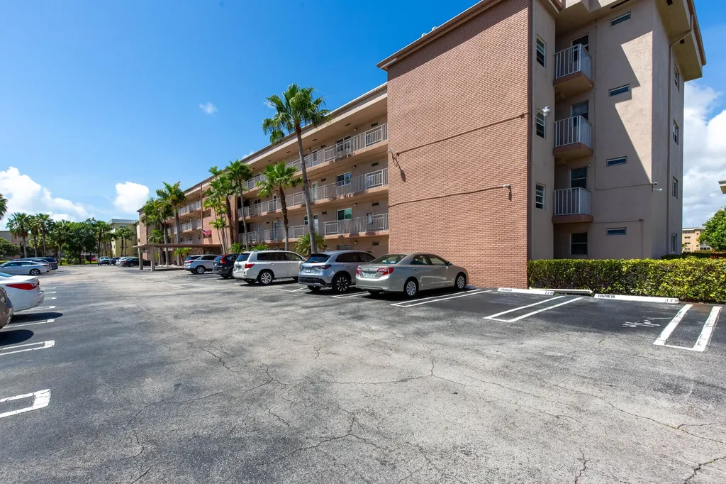 2615 NE 1st Court Boynton Beach FL 33435