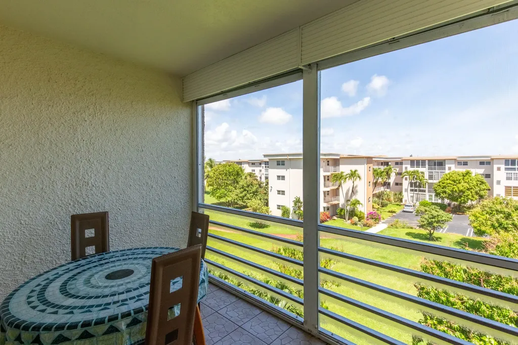 2615 NE 1st Court Boynton Beach FL 33435