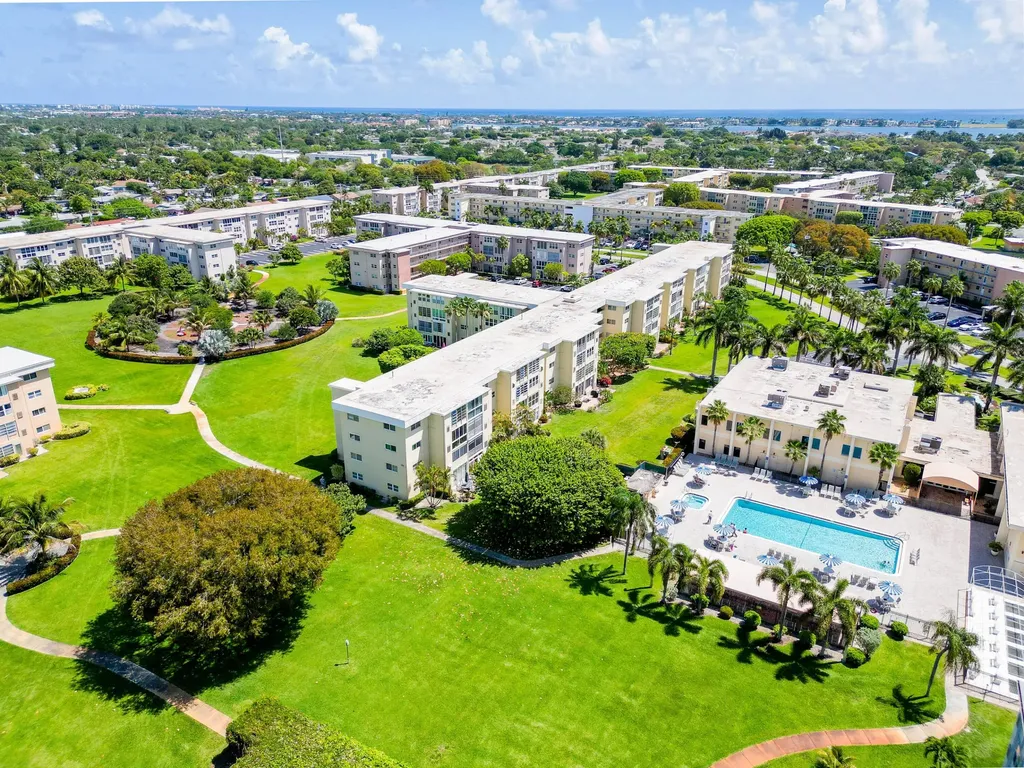2615 NE 1st Court Boynton Beach FL 33435