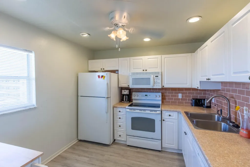 2615 NE 1st Court Boynton Beach FL 33435