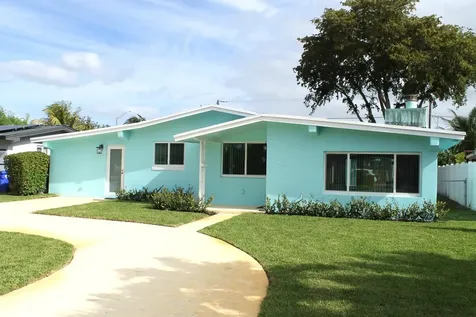 8881 NW 11th Street Pembroke Pines FL 33024