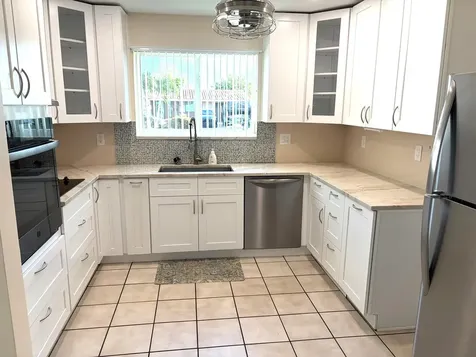 8881 NW 11th Street Pembroke Pines FL 33024