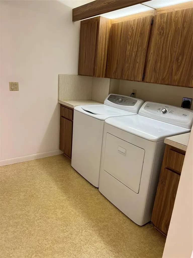 1526 Whitehall Drive Davie FL 33324