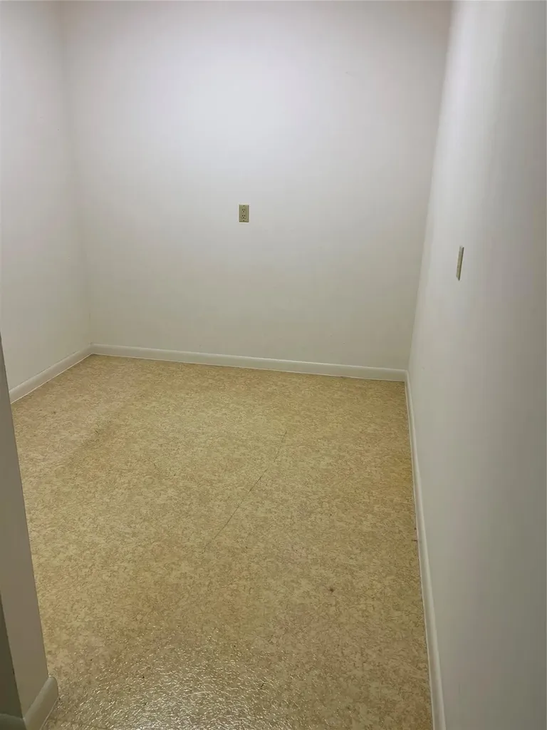 1526 Whitehall Drive Davie FL 33324
