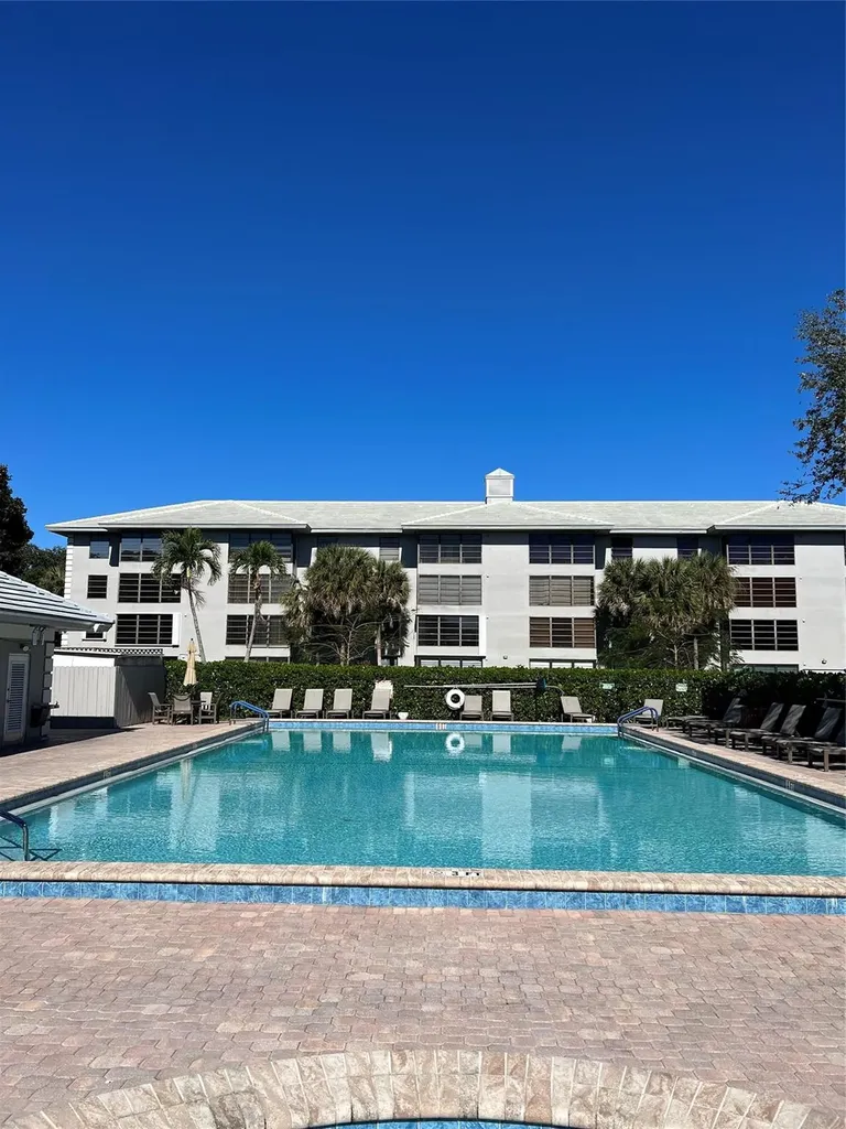 1526 Whitehall Drive Davie FL 33324