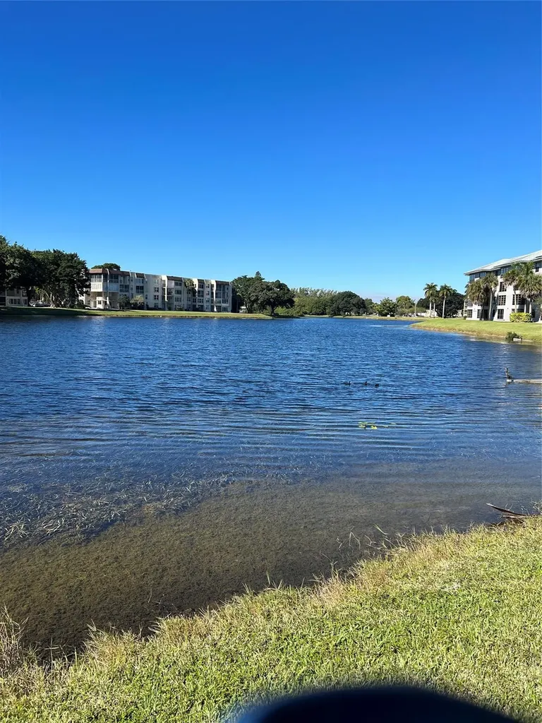 1526 Whitehall Drive Davie FL 33324