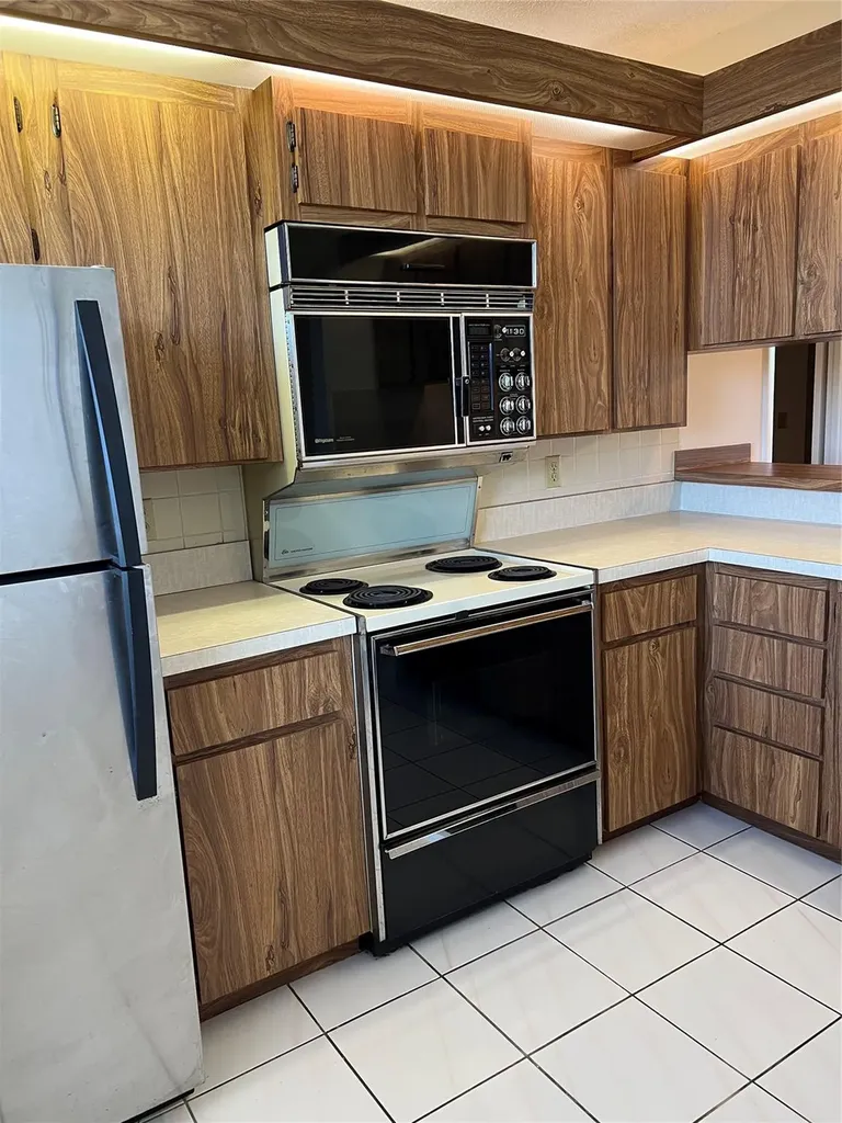 1526 Whitehall Drive Davie FL 33324