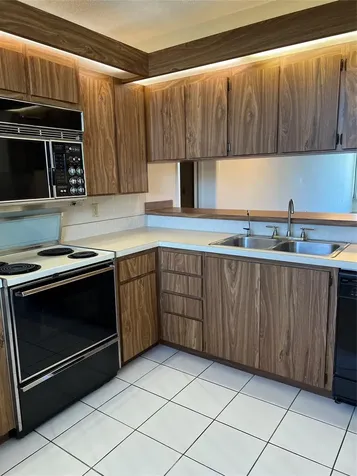 1526 Whitehall Drive Davie FL 33324