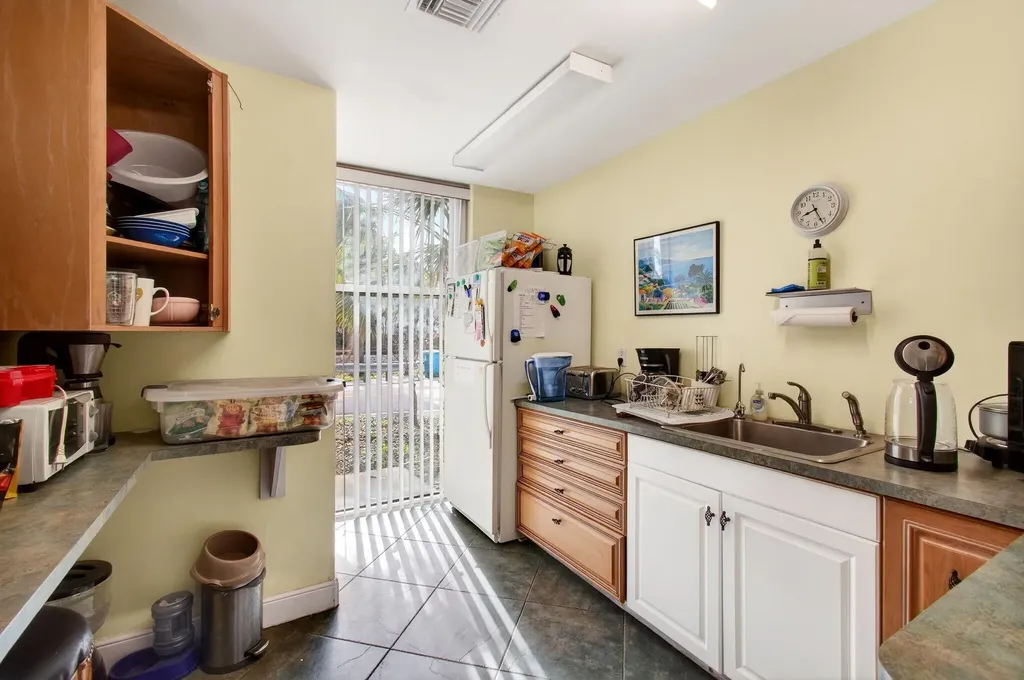 321 N Railroad Avenue Boynton Beach FL 33435