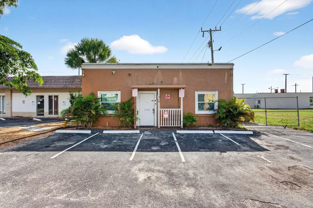 321 N Railroad Avenue Boynton Beach FL 33435