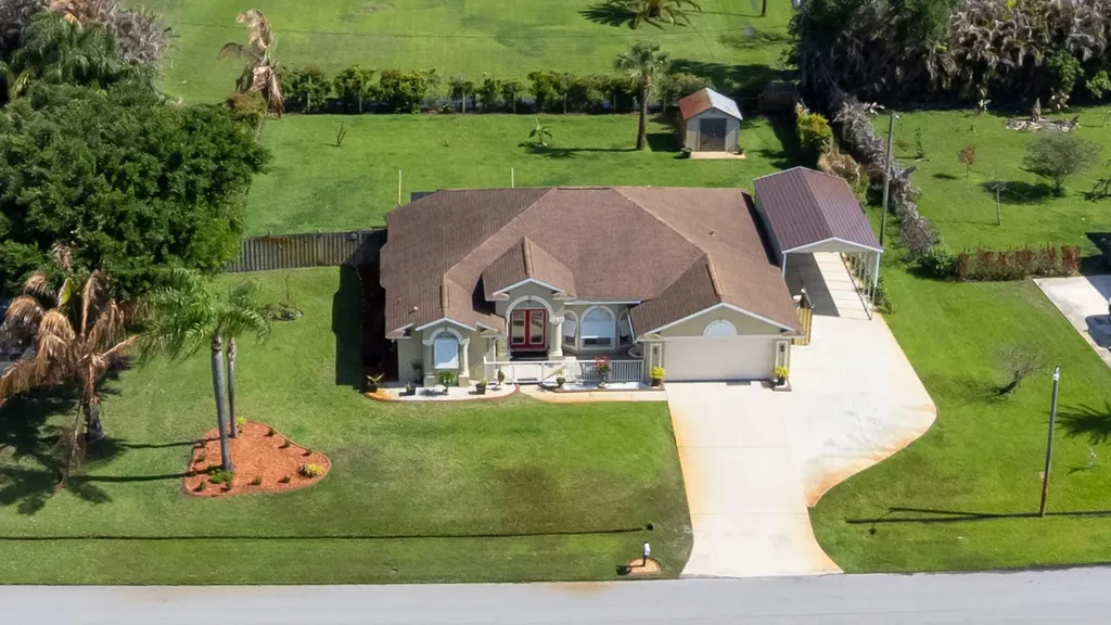 2025 SE Allamanda Drive Port St Lucie FL 34952