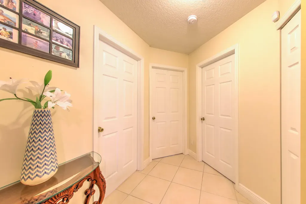 2025 SE Allamanda Drive Port St Lucie FL 34952