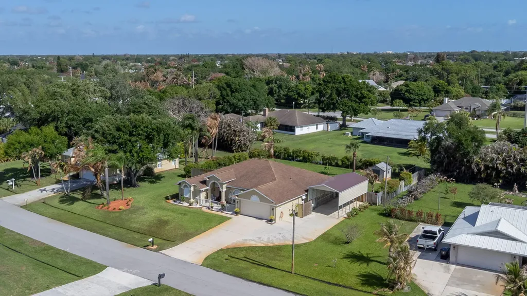 2025 SE Allamanda Drive Port St Lucie FL 34952