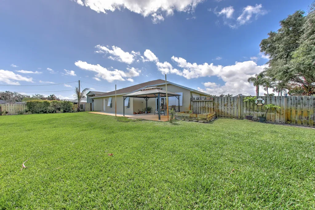 2025 SE Allamanda Drive Port St Lucie FL 34952