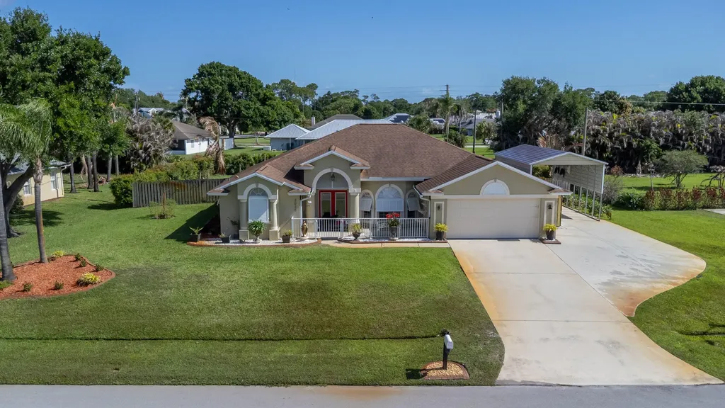 2025 SE Allamanda Drive Port St Lucie FL 34952