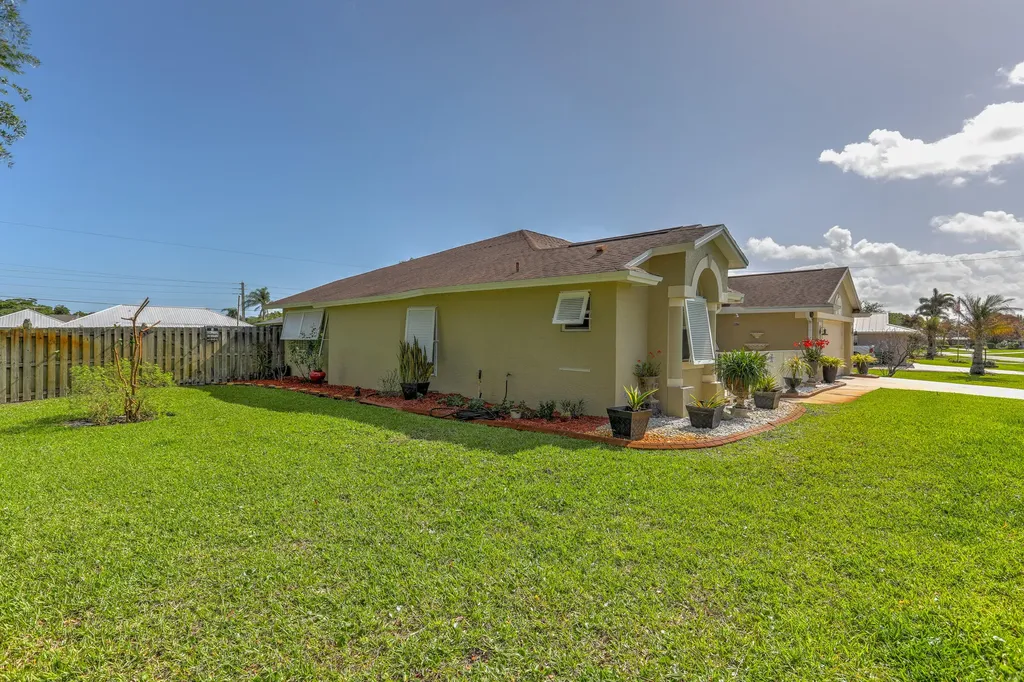 2025 SE Allamanda Drive Port St Lucie FL 34952