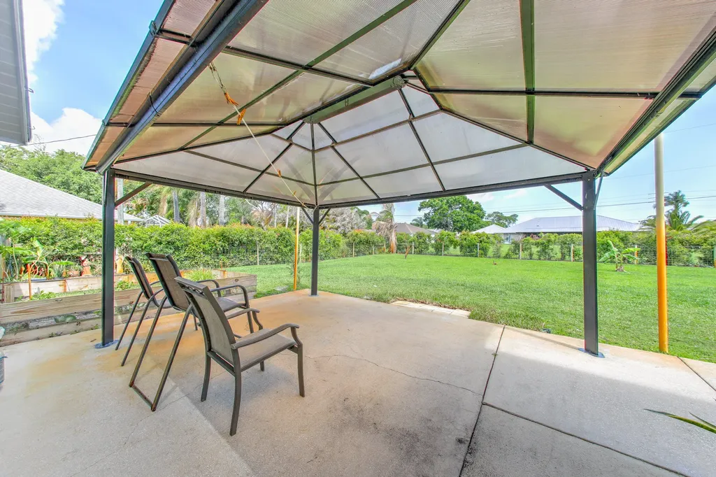 2025 SE Allamanda Drive Port St Lucie FL 34952