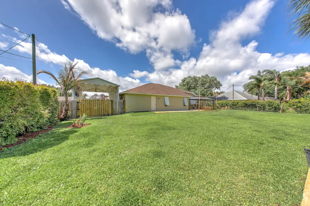 2025 SE Allamanda Drive Port St Lucie FL 34952