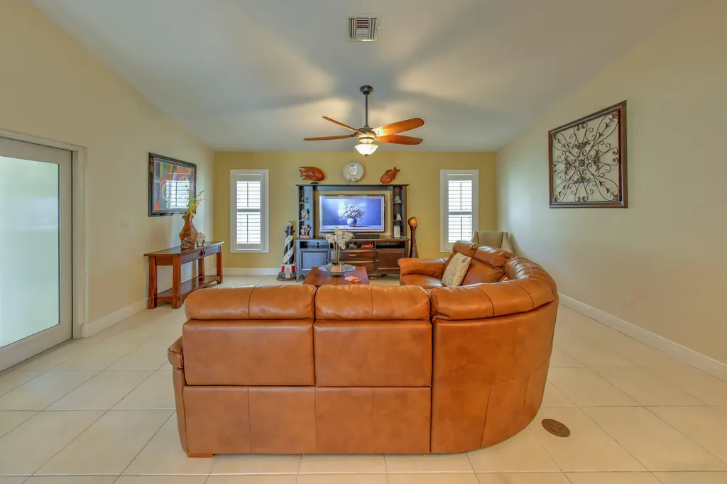 2025 SE Allamanda Drive Port St Lucie FL 34952