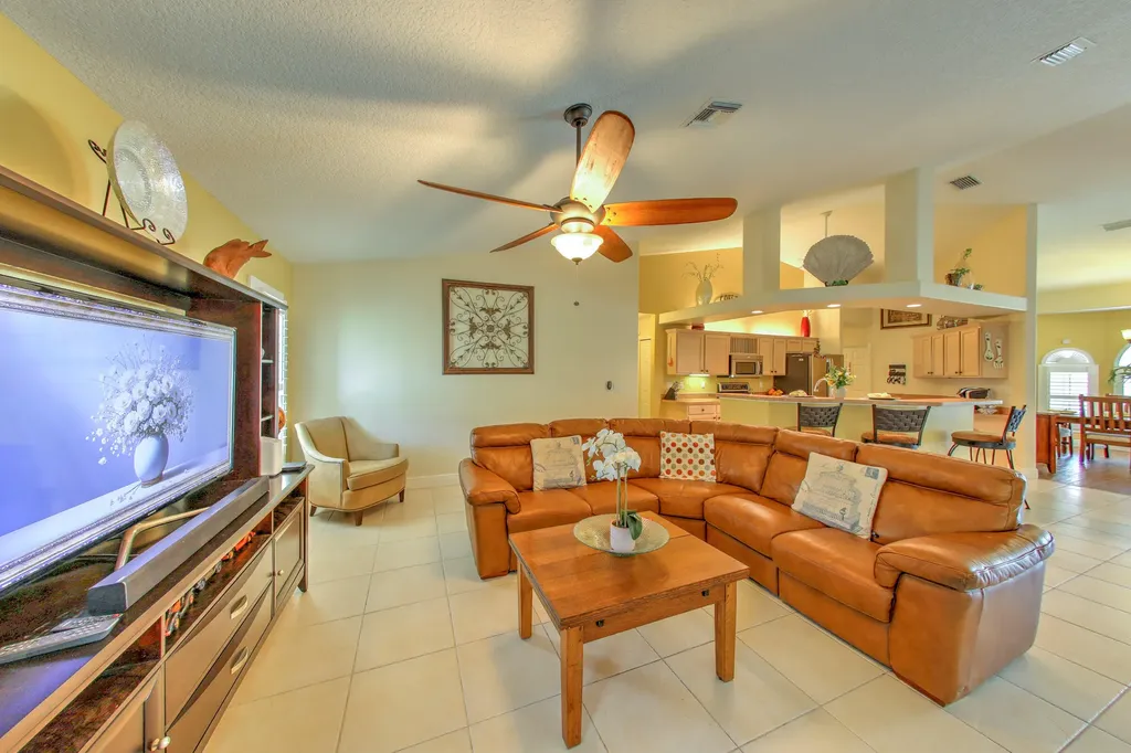 2025 SE Allamanda Drive Port St Lucie FL 34952