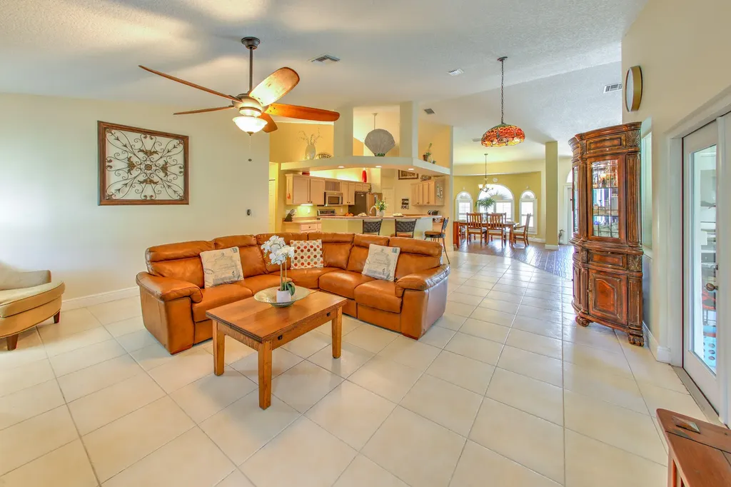 2025 SE Allamanda Drive Port St Lucie FL 34952