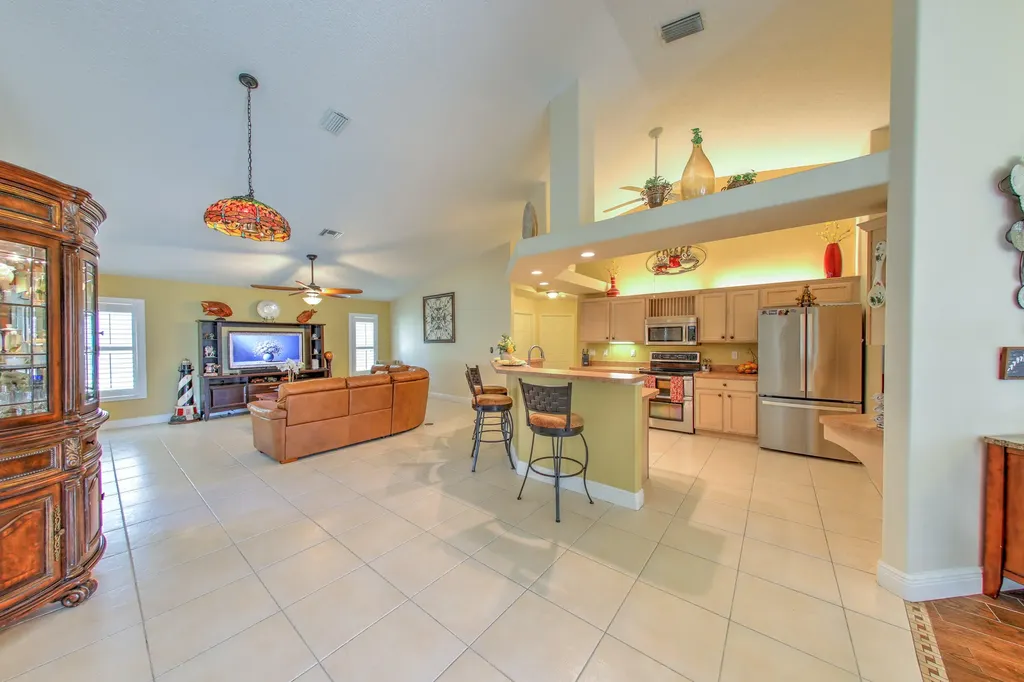 2025 SE Allamanda Drive Port St Lucie FL 34952