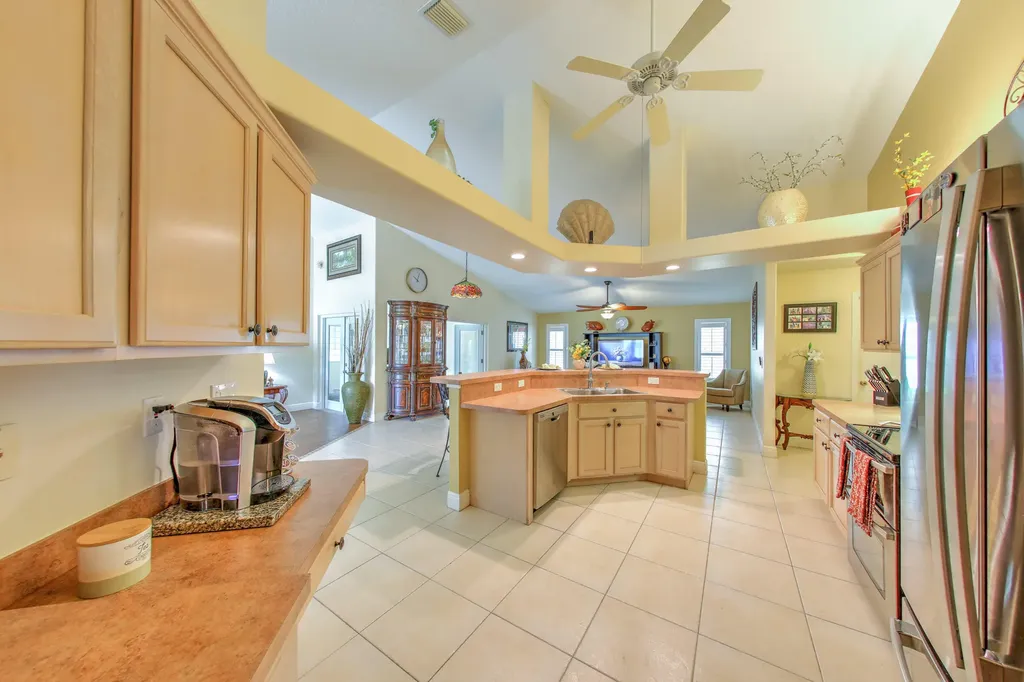 2025 SE Allamanda Drive Port St Lucie FL 34952