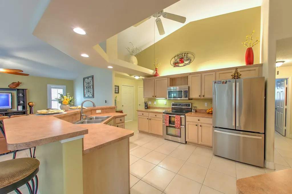 2025 SE Allamanda Drive Port St Lucie FL 34952