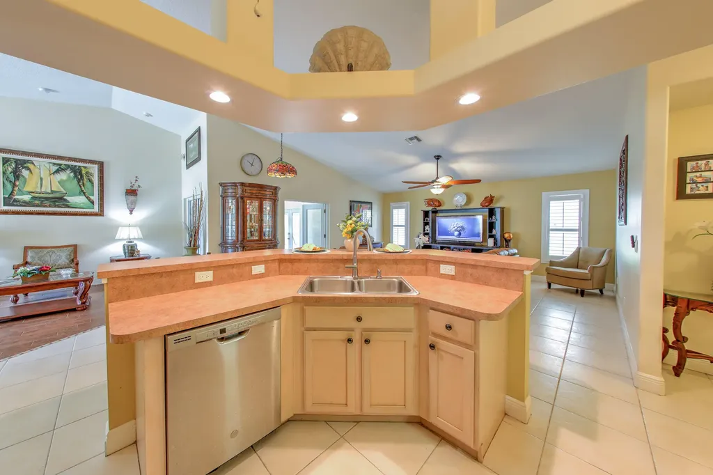 2025 SE Allamanda Drive Port St Lucie FL 34952