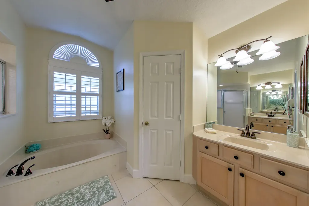 2025 SE Allamanda Drive Port St Lucie FL 34952