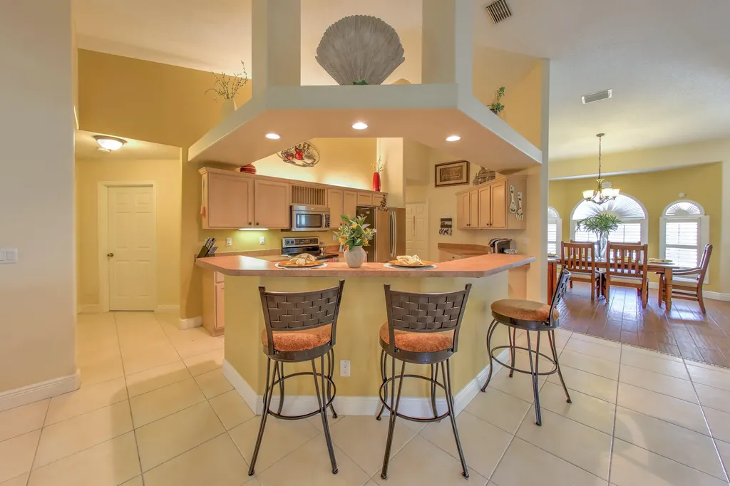 2025 SE Allamanda Drive Port St Lucie FL 34952