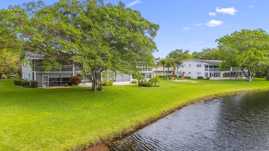 266 Ventnor S Deerfield Beach FL 33442