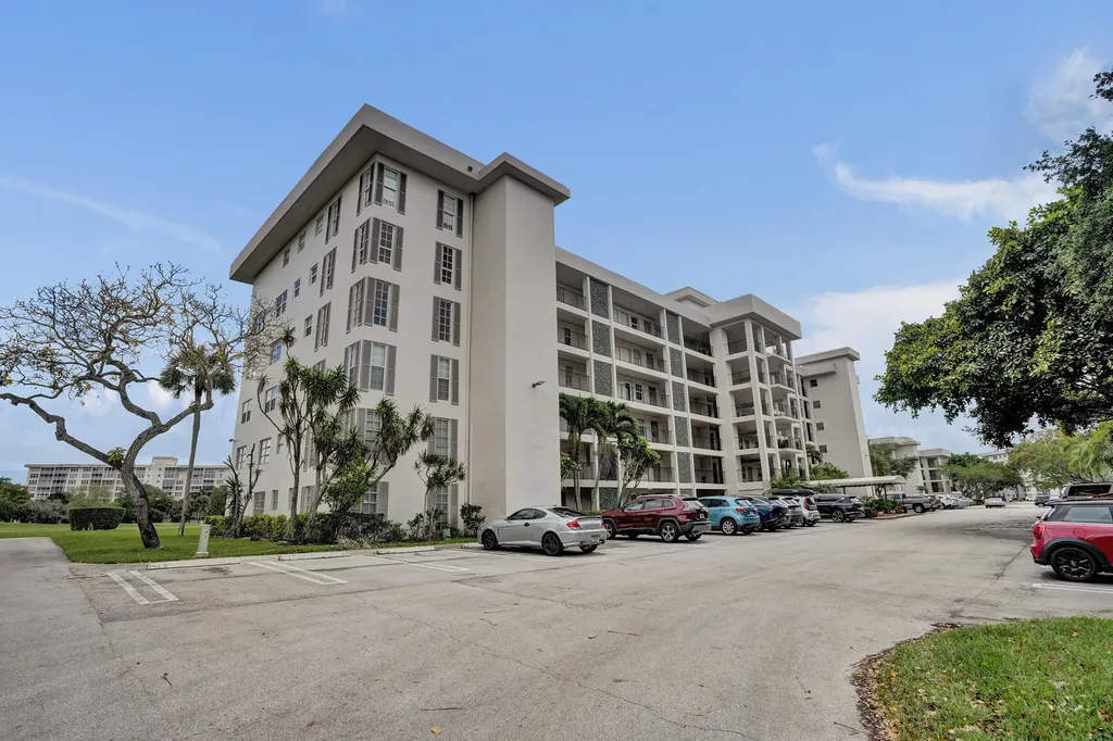 2850 N Palm Aire Drive Pompano Beach FL 33069