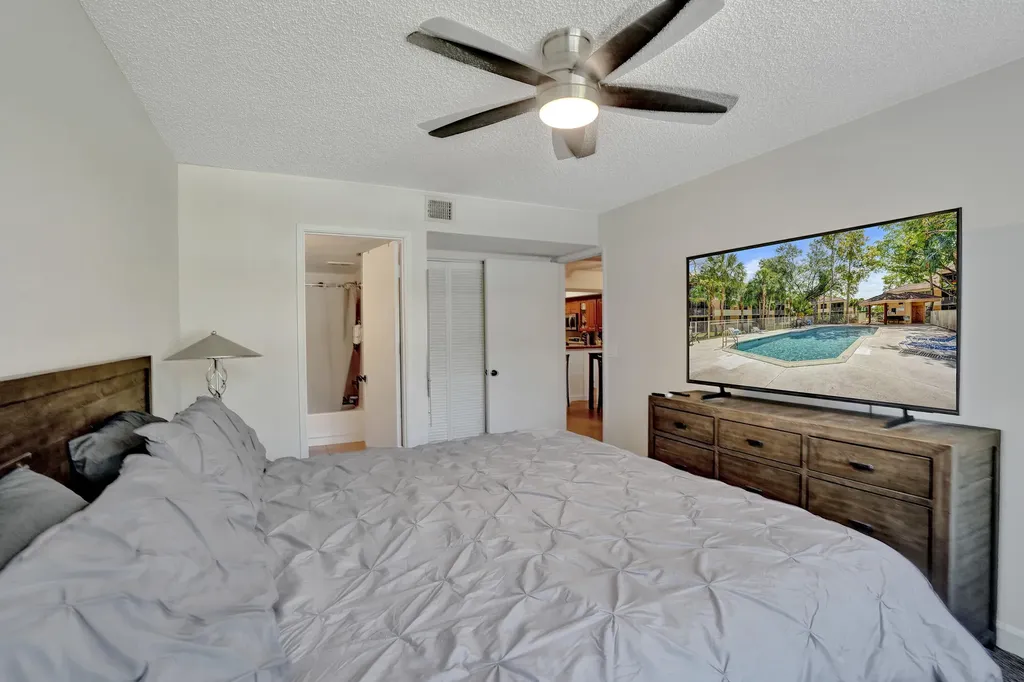 8266 NW 24th Street Coral Springs FL 33065