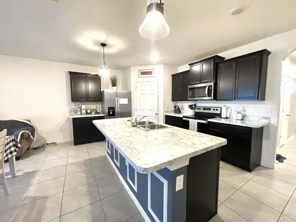 1040 SW Canary Terrace Port St Lucie FL 34953