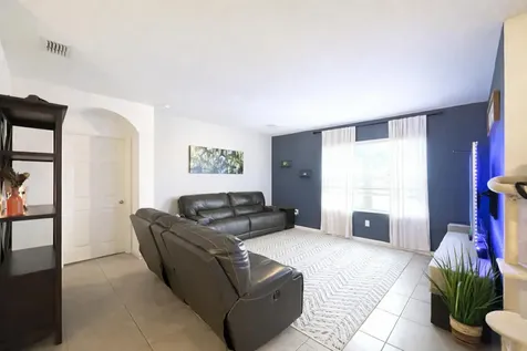 1040 SW Canary Terrace Port St Lucie FL 34953